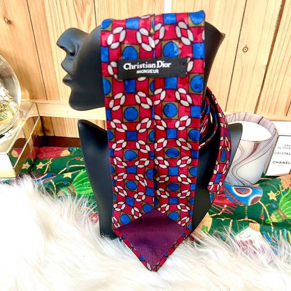 Christian Dior Vintage Monsieur necktie featuring a geometric pattern - Picture 5 of 8